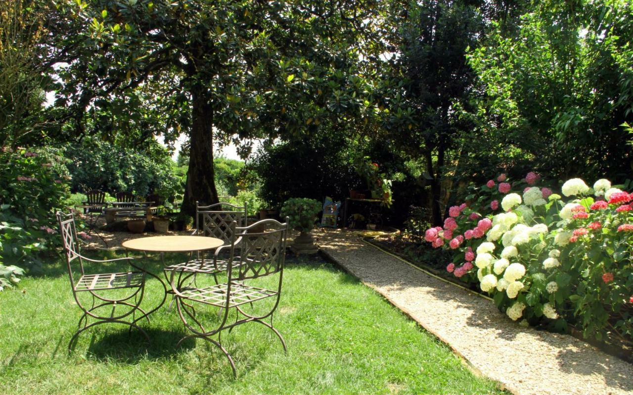 Bed and Breakfast Ombre Rose Le Fousseret Exterior foto