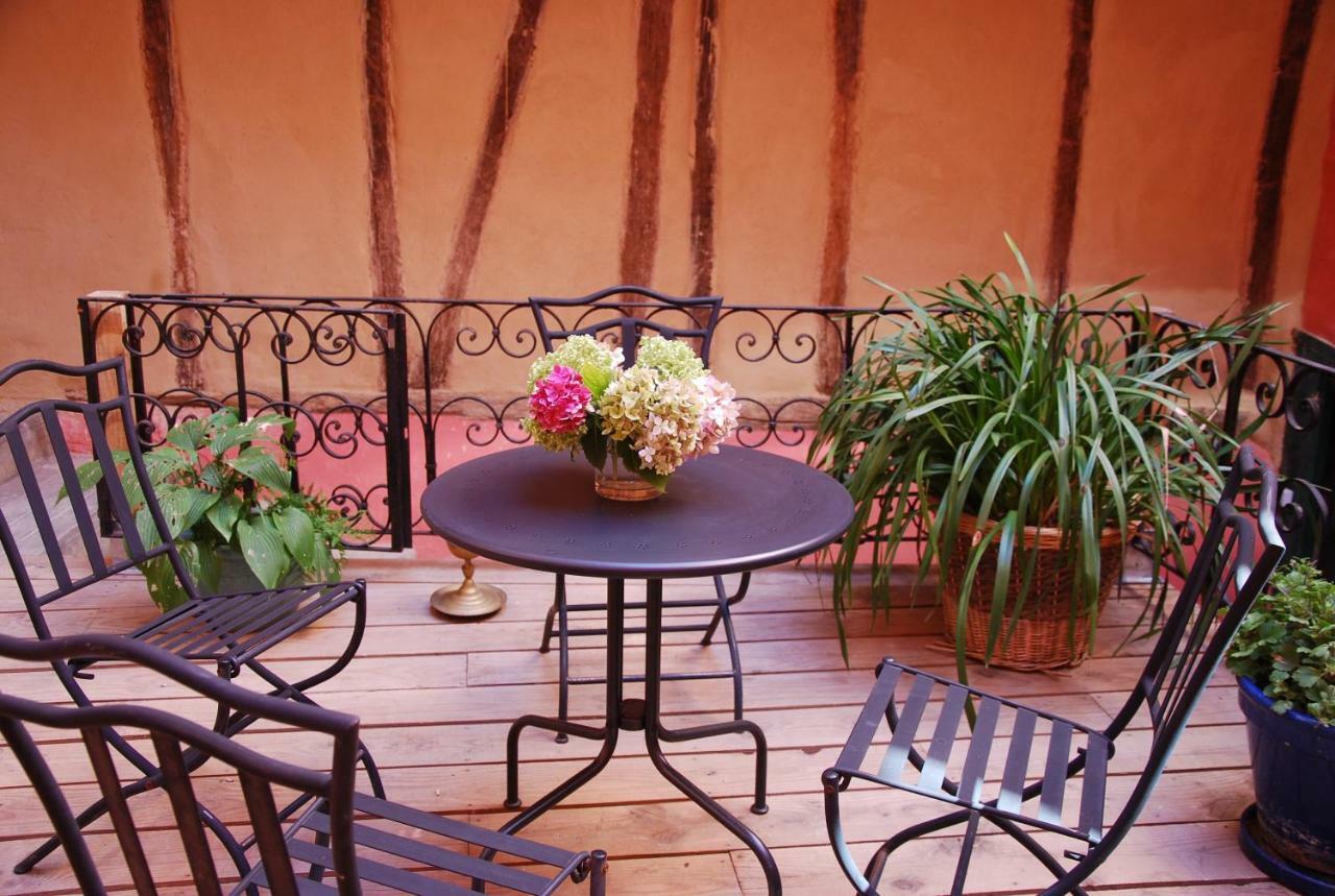 Bed and Breakfast Ombre Rose Le Fousseret Exterior foto