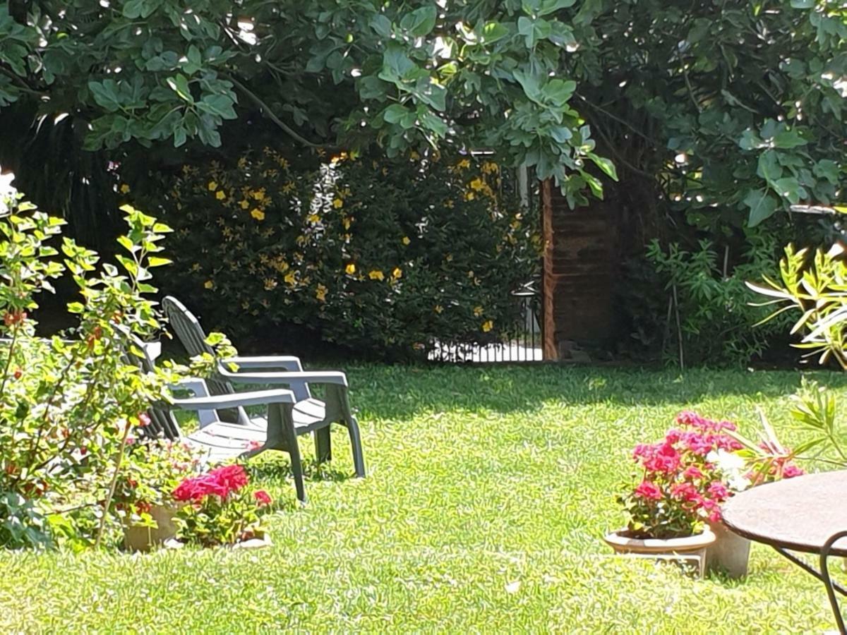 Bed and Breakfast Ombre Rose Le Fousseret Exterior foto
